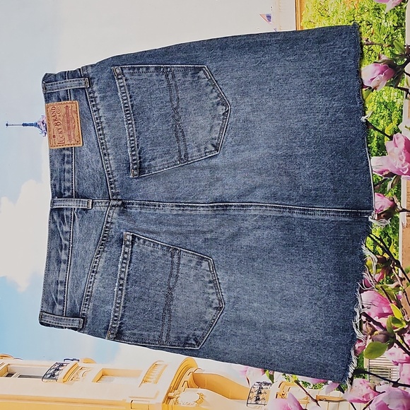 Lucky Brand Raw Hem Blue Denim Skirt Size 00/24 - Picture 5 of 5